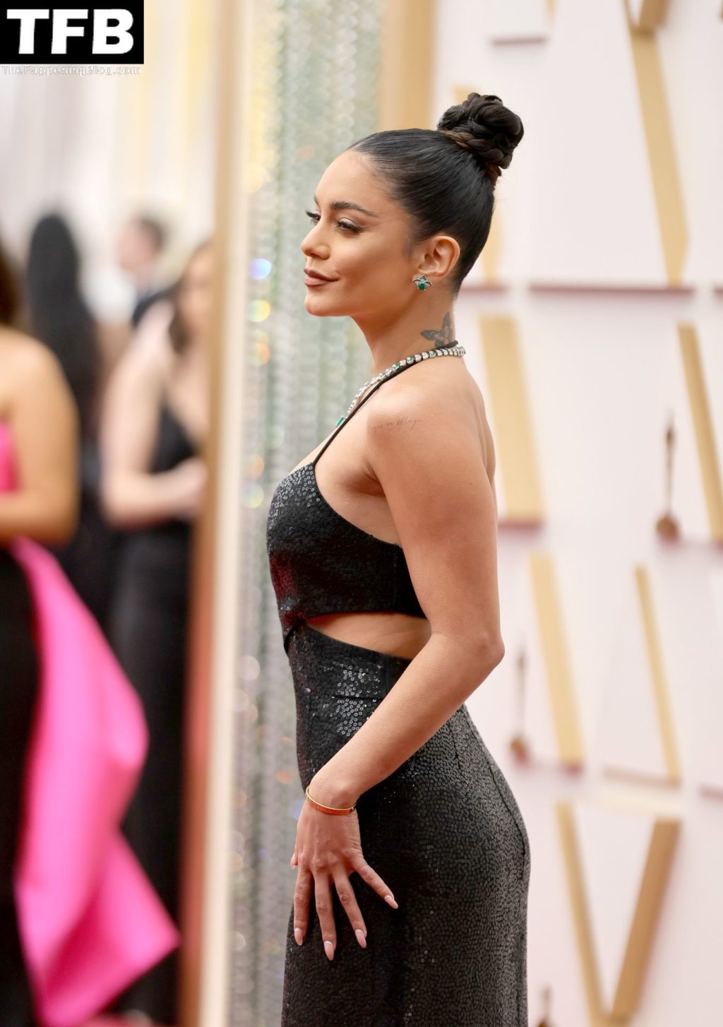 Vanessa Hudgens Sexy The Fappening Blog 28 4 1024x1454 - Vanessa Hudgens Poses on the Red Carpet at the 94th Annual Academy Awards (83 Photos)