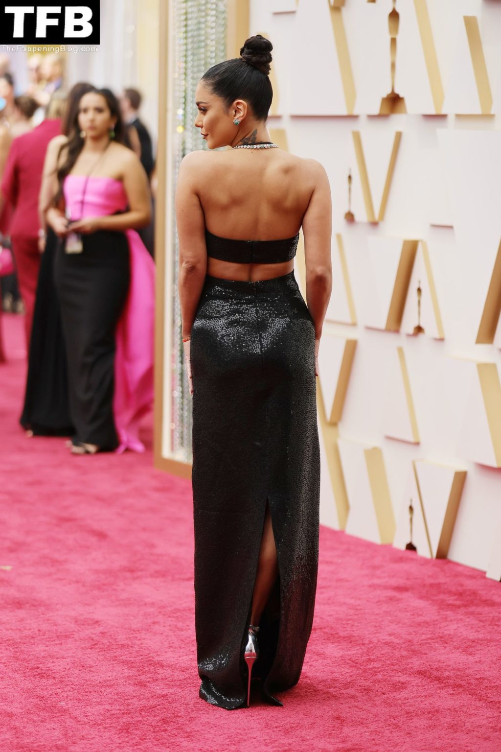 Vanessa Hudgens Sexy The Fappening Blog 31 4 1024x1536 - Vanessa Hudgens Poses on the Red Carpet at the 94th Annual Academy Awards (83 Photos)