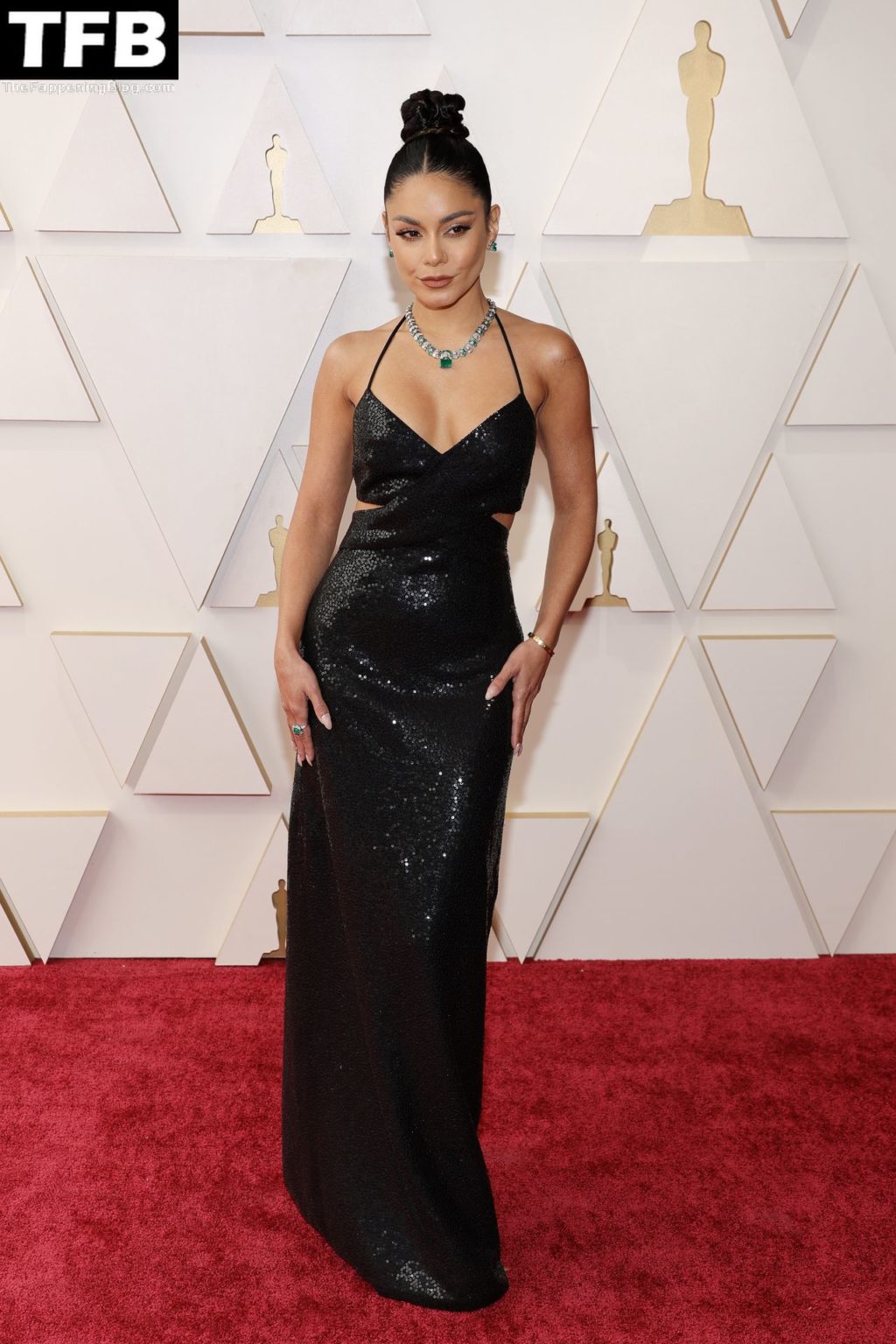Vanessa Hudgens Sexy The Fappening Blog 35 4 1024x1536 - Vanessa Hudgens Poses on the Red Carpet at the 94th Annual Academy Awards (83 Photos)