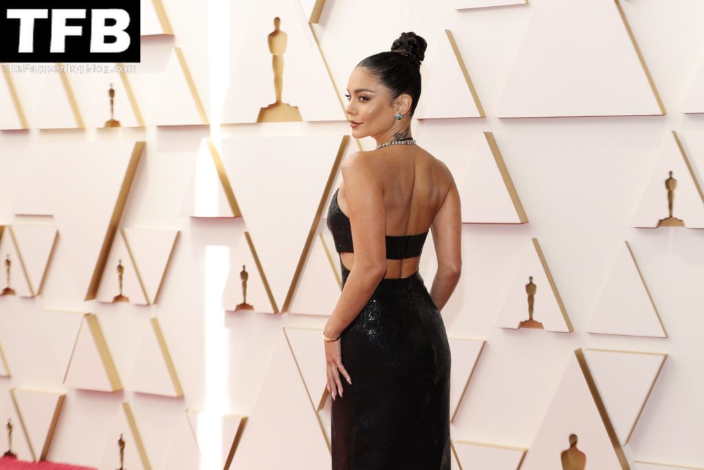 Vanessa Hudgens Sexy The Fappening Blog 38 4 1024x683 - Vanessa Hudgens Poses on the Red Carpet at the 94th Annual Academy Awards (83 Photos)