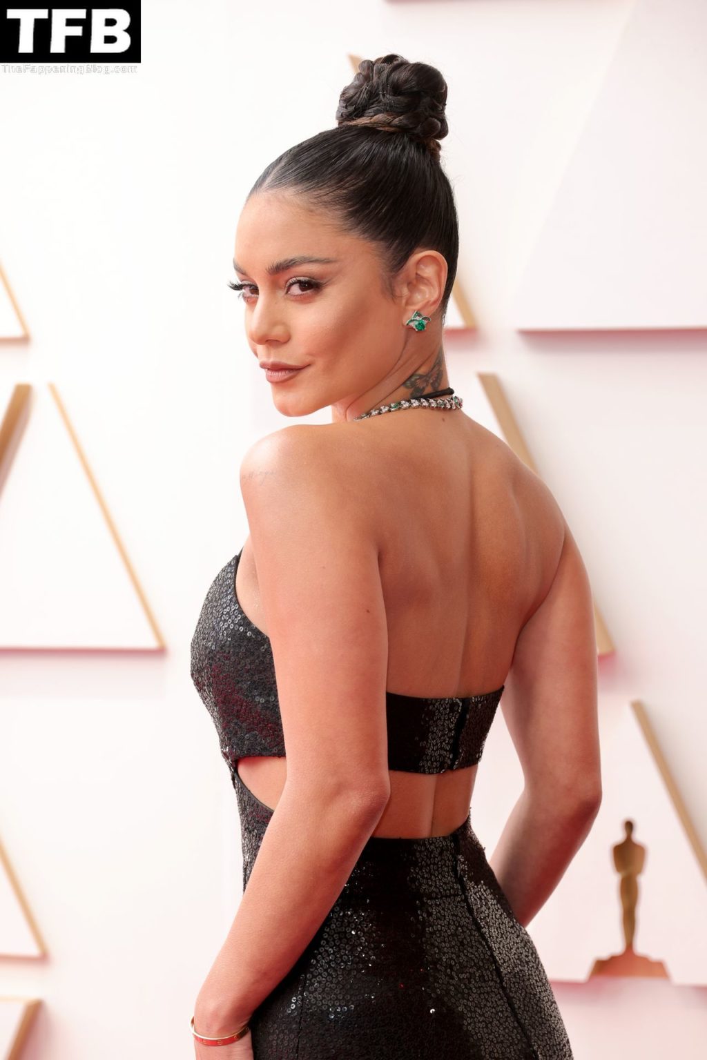 Vanessa Hudgens Sexy The Fappening Blog 44 3 1024x1536 - Vanessa Hudgens Poses on the Red Carpet at the 94th Annual Academy Awards (83 Photos)