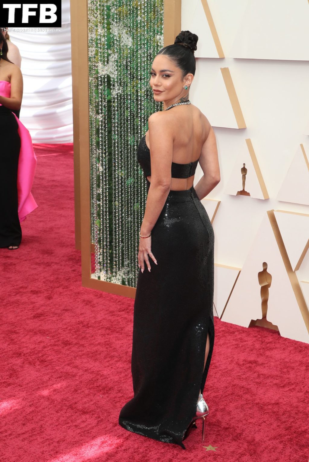 Vanessa Hudgens Sexy The Fappening Blog 47 3 1024x1531 - Vanessa Hudgens Poses on the Red Carpet at the 94th Annual Academy Awards (83 Photos)