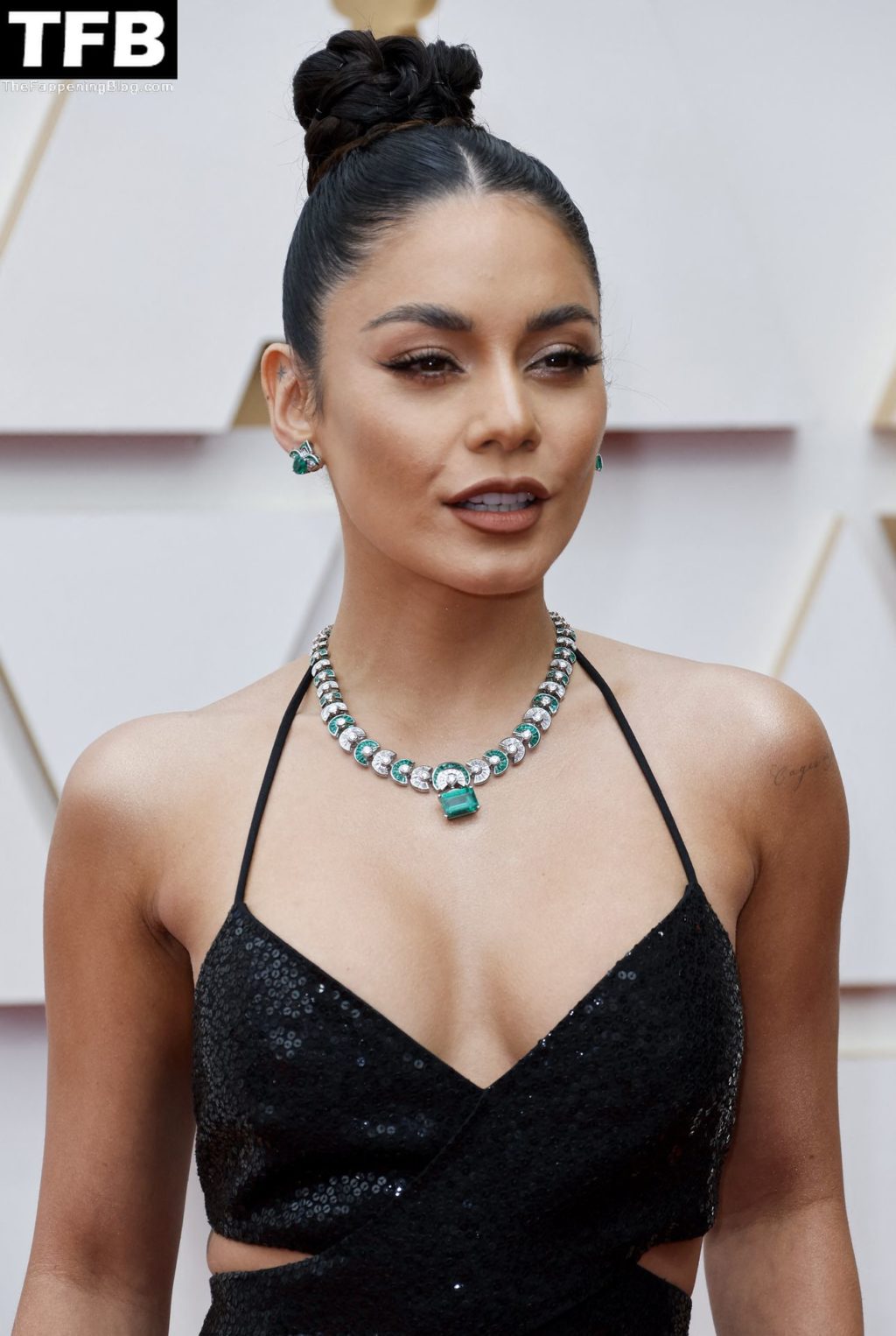 Vanessa Hudgens Sexy The Fappening Blog 5 4 1024x1526 - Vanessa Hudgens Poses on the Red Carpet at the 94th Annual Academy Awards (83 Photos)