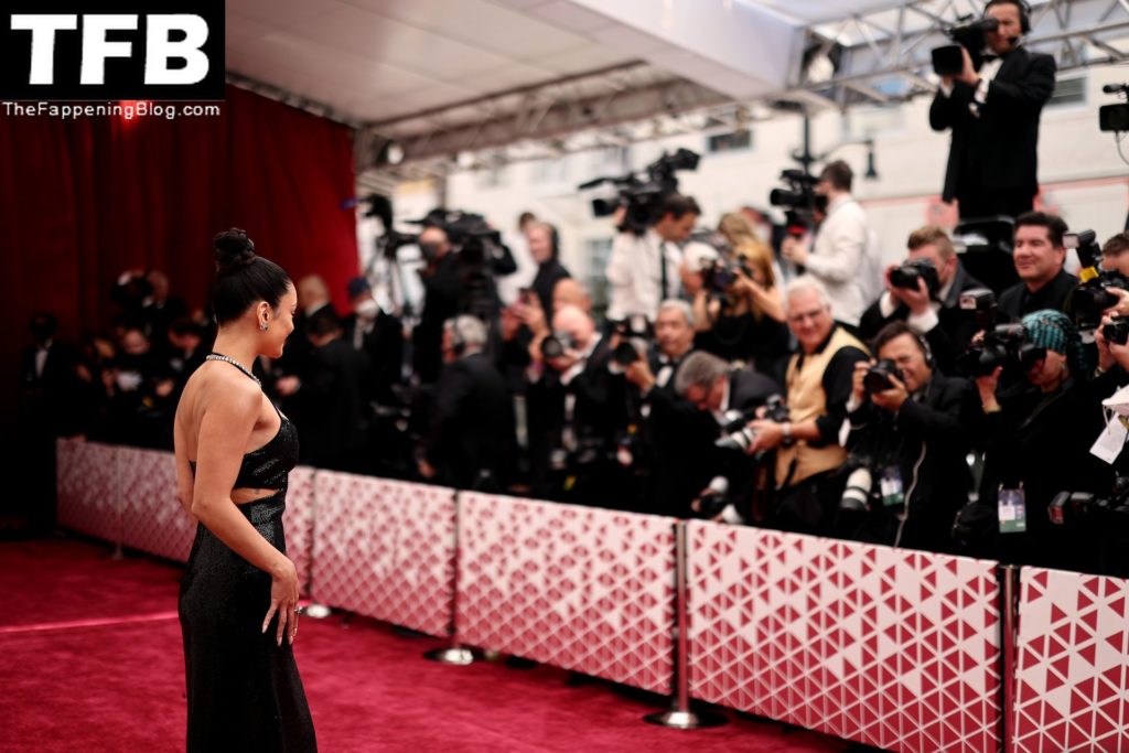 Vanessa Hudgens Sexy The Fappening Blog 51 3 1024x683 - Vanessa Hudgens Poses on the Red Carpet at the 94th Annual Academy Awards (83 Photos)