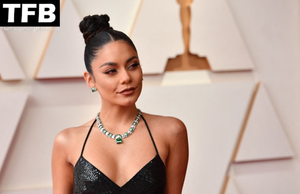 Vanessa Hudgens Sexy The Fappening Blog 63 2 1024x663 - Vanessa Hudgens Poses on the Red Carpet at the 94th Annual Academy Awards (83 Photos)