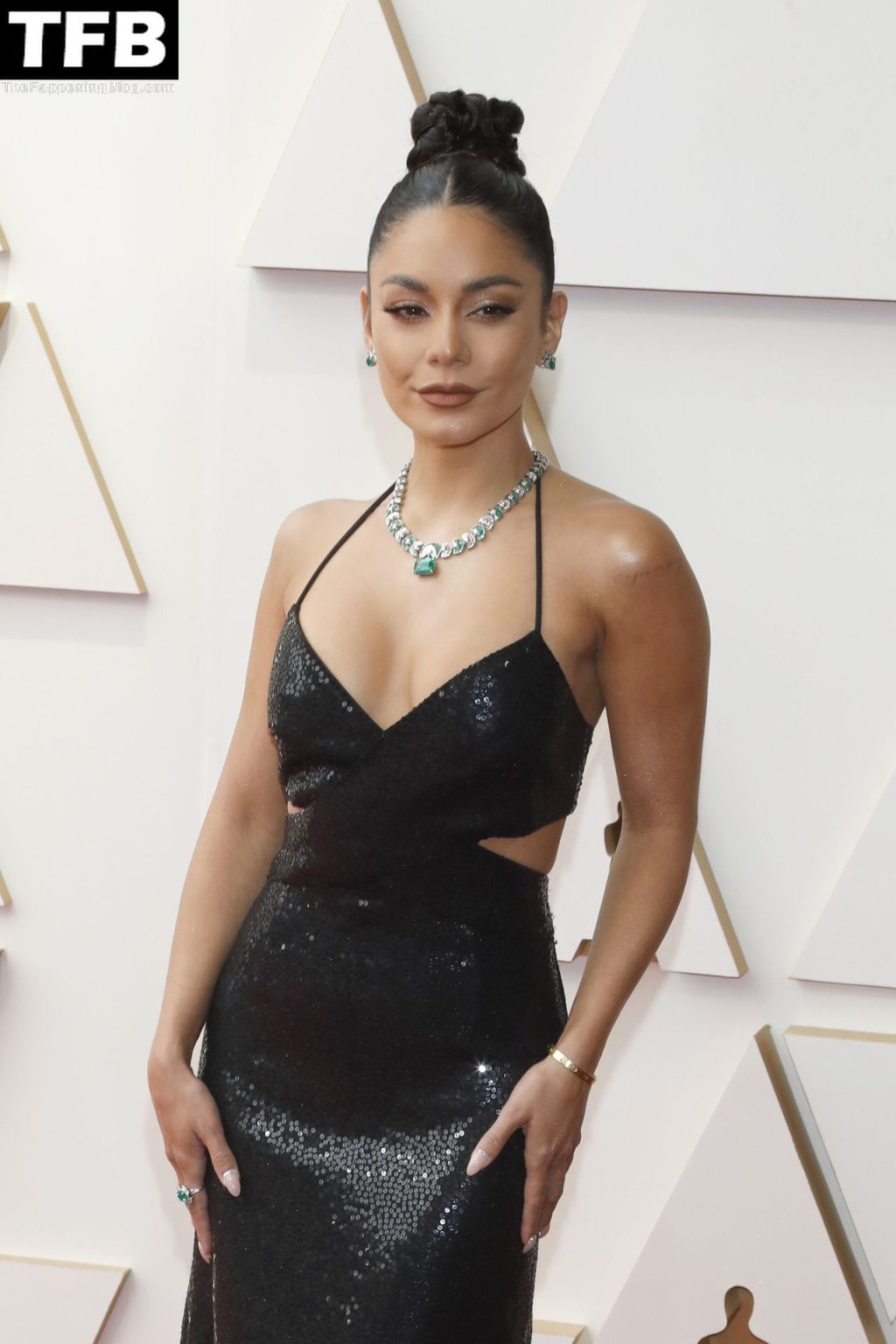 Vanessa Hudgens Sexy The Fappening Blog 71 2 1024x1536 - Vanessa Hudgens Poses on the Red Carpet at the 94th Annual Academy Awards (83 Photos)