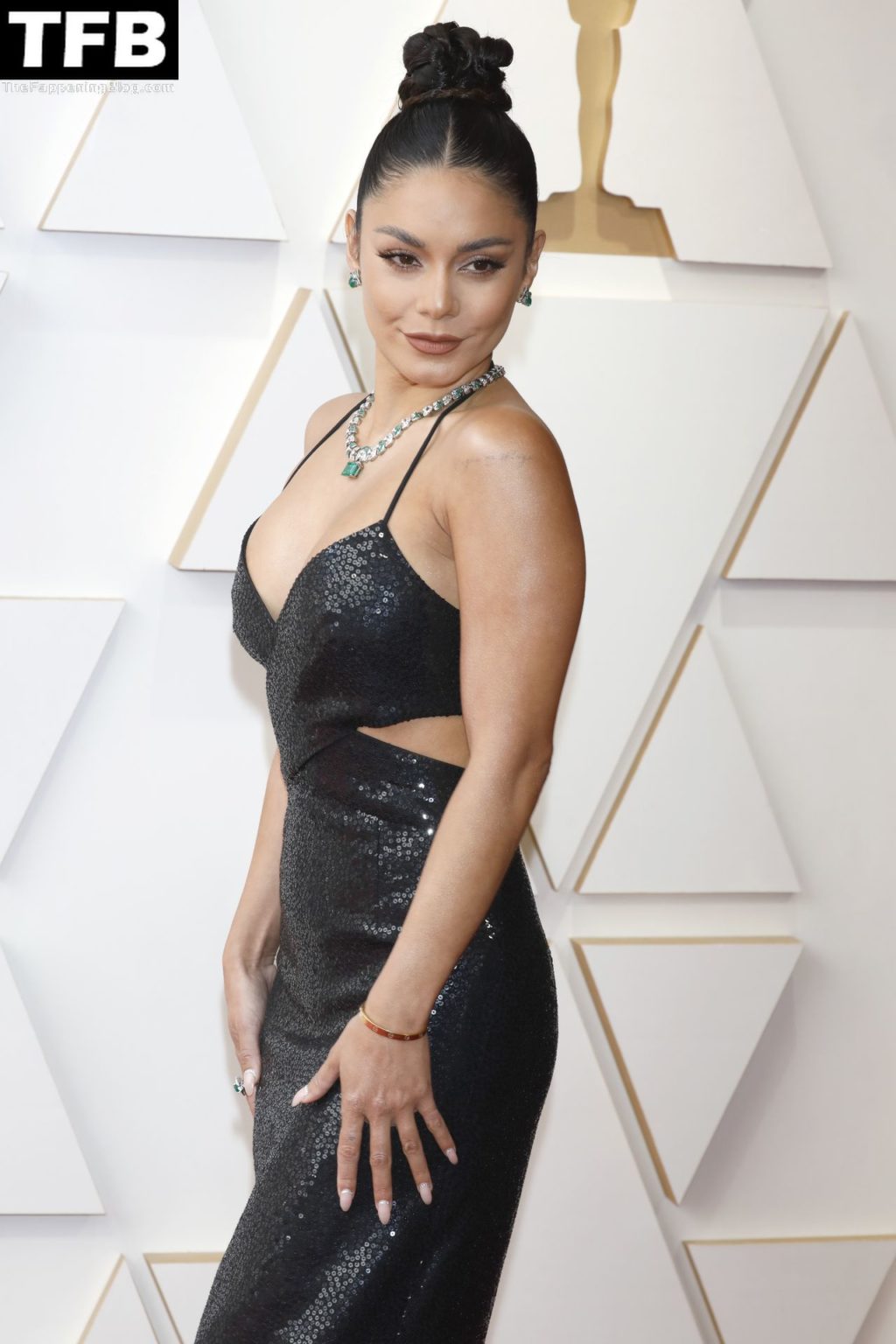 Vanessa Hudgens Sexy The Fappening Blog 75 2 1024x1536 - Vanessa Hudgens Poses on the Red Carpet at the 94th Annual Academy Awards (83 Photos)
