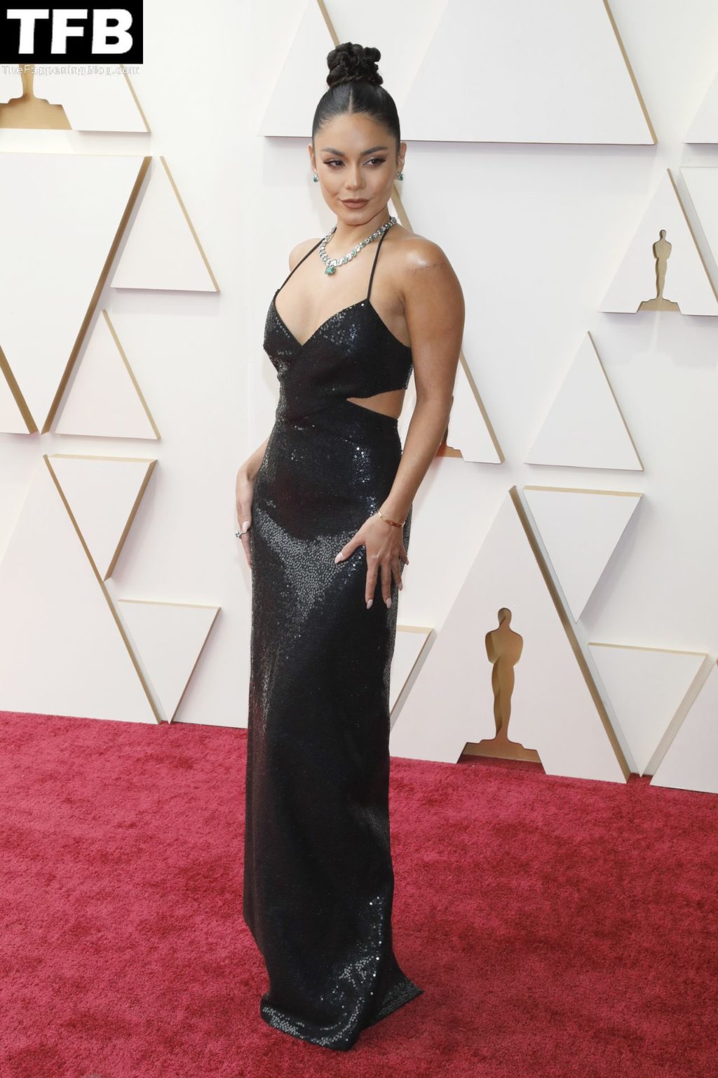 Vanessa Hudgens Sexy The Fappening Blog 77 2 1024x1536 - Vanessa Hudgens Poses on the Red Carpet at the 94th Annual Academy Awards (83 Photos)