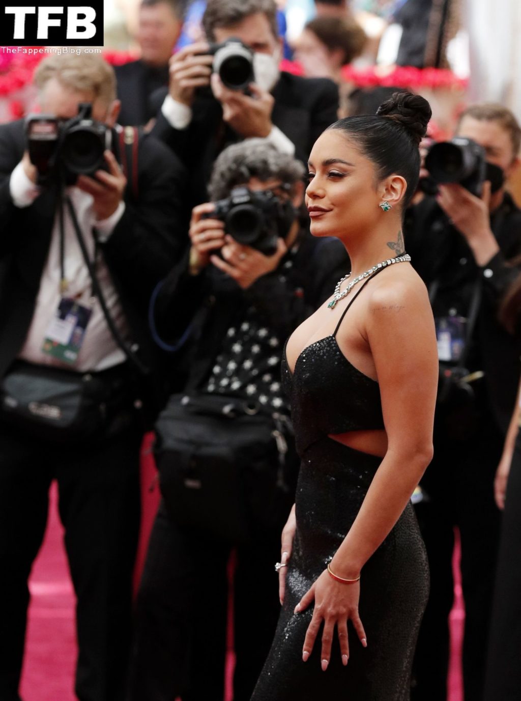 Vanessa Hudgens Sexy The Fappening Blog 78 1 1024x1377 - Vanessa Hudgens Poses on the Red Carpet at the 94th Annual Academy Awards (83 Photos)