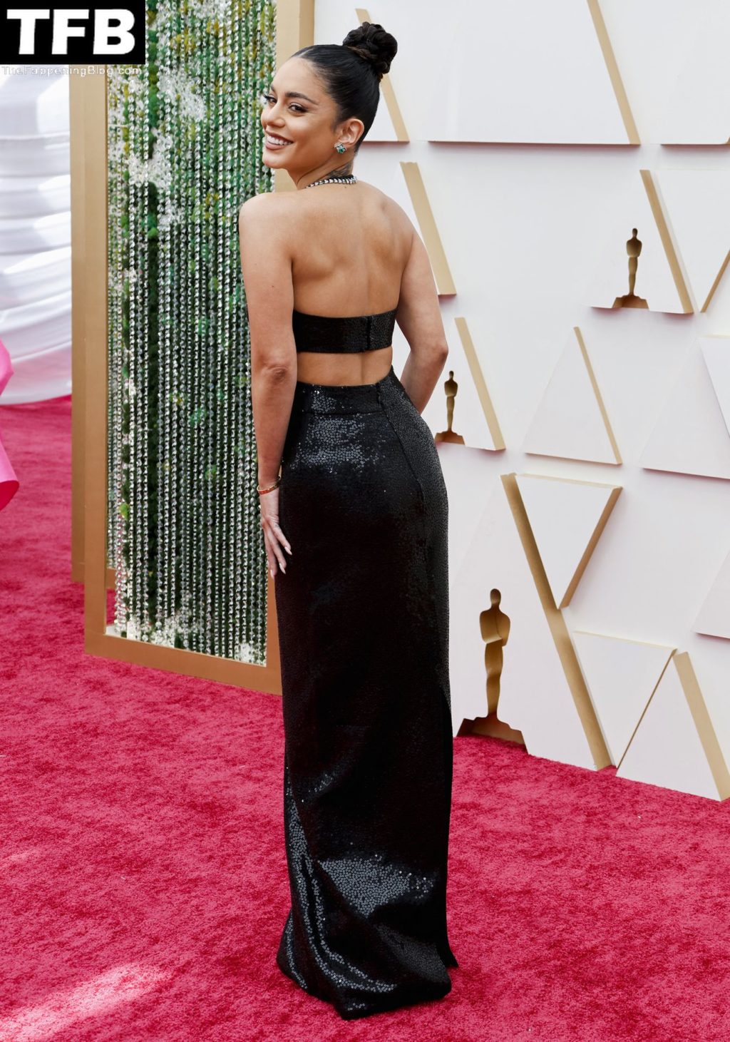 Vanessa Hudgens Sexy The Fappening Blog 8 4 1024x1461 - Vanessa Hudgens Poses on the Red Carpet at the 94th Annual Academy Awards (83 Photos)