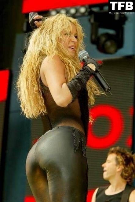 shakira sexy pics 114 thefappeningblog.com  - Shakira Nude & Sexy Collection – Part 2 (162 Photos)