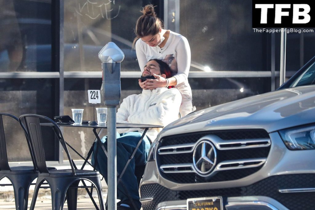 Addison Rae Braless The Fappening Blog 27 1024x683 - Braless Addison Rae & Omer Fedi Share a Sweet PDA Moment While Waiting For Breakfast (68 Photos)