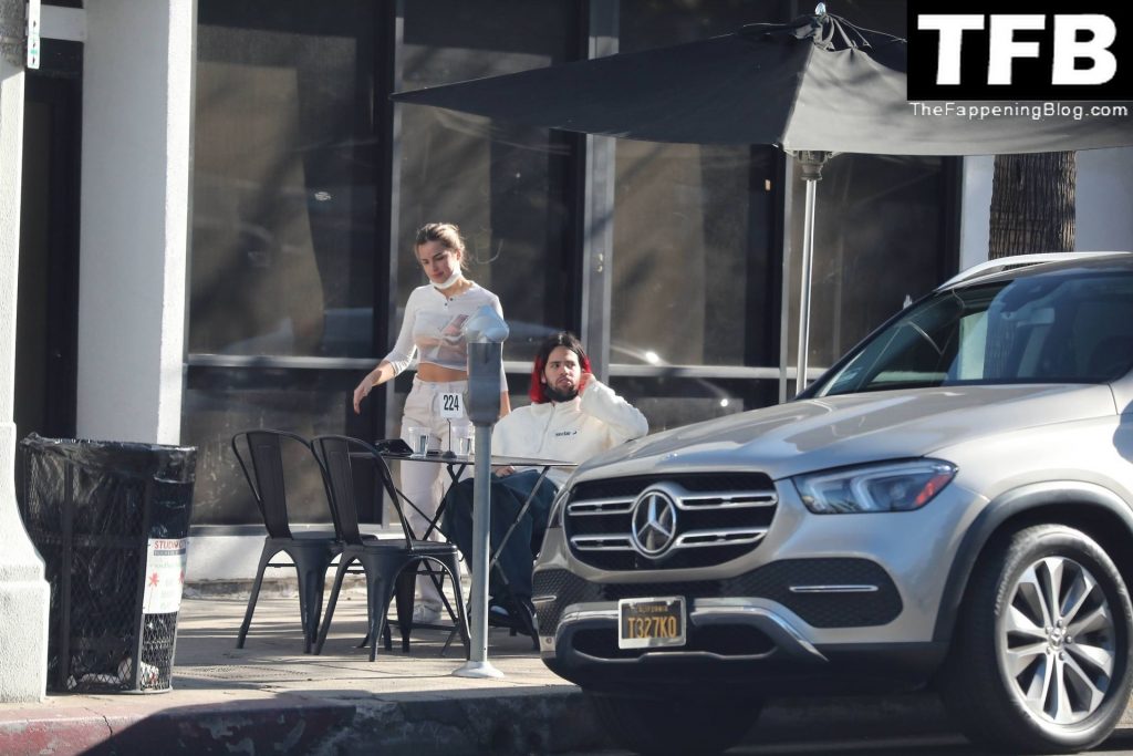 Addison Rae Braless The Fappening Blog 45 1024x683 - Braless Addison Rae & Omer Fedi Share a Sweet PDA Moment While Waiting For Breakfast (68 Photos)