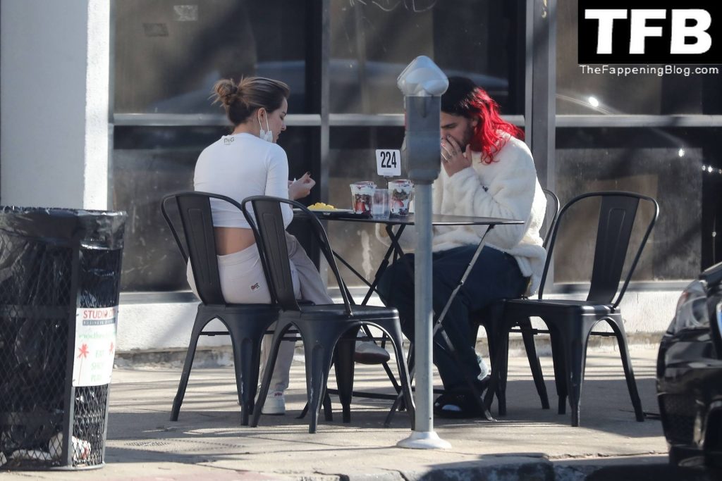 Addison Rae Braless The Fappening Blog 46 1024x683 - Braless Addison Rae & Omer Fedi Share a Sweet PDA Moment While Waiting For Breakfast (68 Photos)