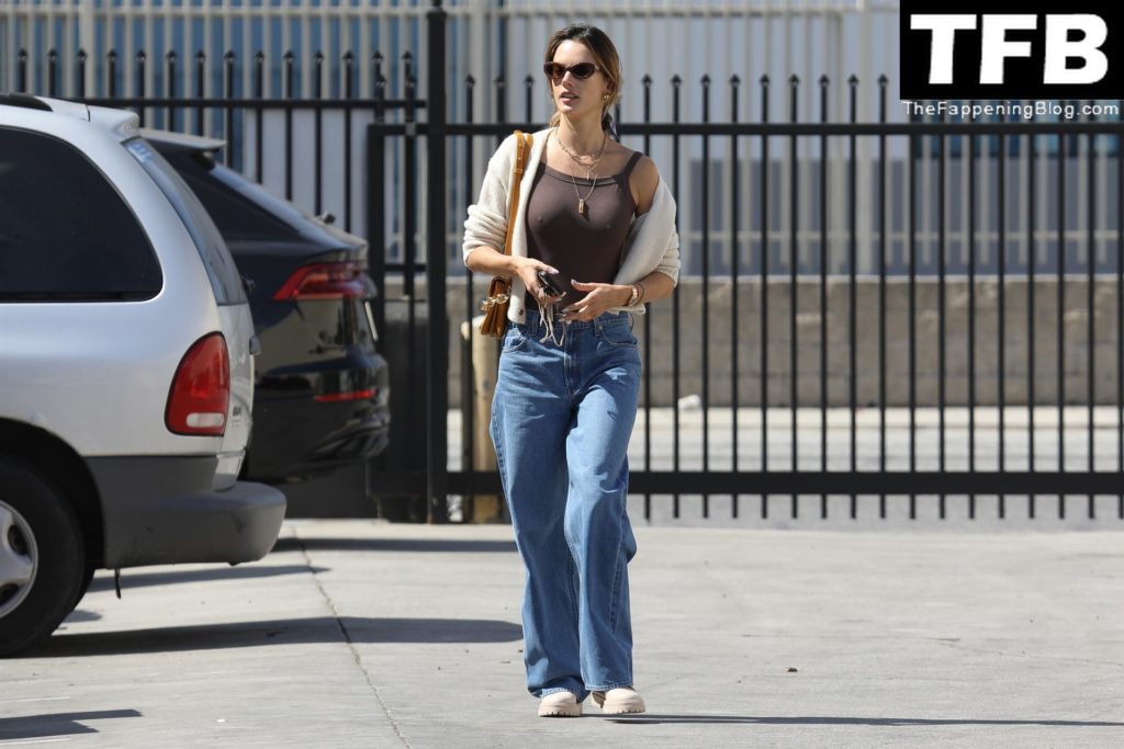 Alessandra Ambrosio Pokies The Fappening Blog 27 1024x683 - Alessandra Ambrosio Reveals Her Assets Under a Brown Tank as She Arrives at a Shoot in LA (32 Photos)