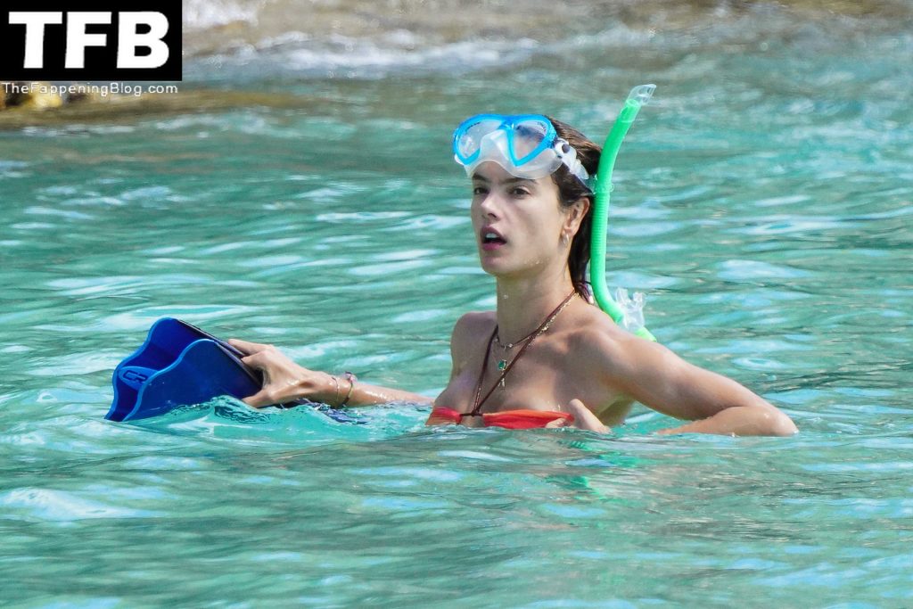 Alessandra Ambrosio Sexy The Fappening Blog 40 3 1024x683 - Alessandra Ambrosio Flaunts Her Sexy Bikini Body on the Beach in St Barths (46 Photos)