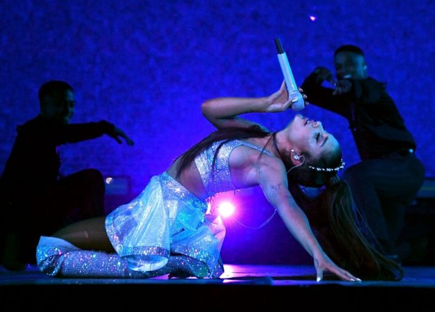 Ariana Grande Sexy Indio 2019 9 624x448 - Ariana Grande Leggy (10 Photos And Video)