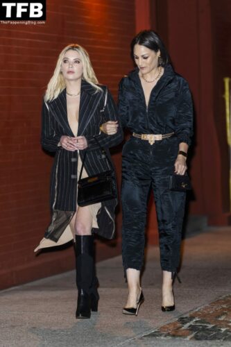 Ashley Benson Sexy The Fappening Blog 5 1024x1536 333x500 - Ashley Benson and a Girlfriend Look Fashionable as They Head to Dinner in NYC (5 Photos)
