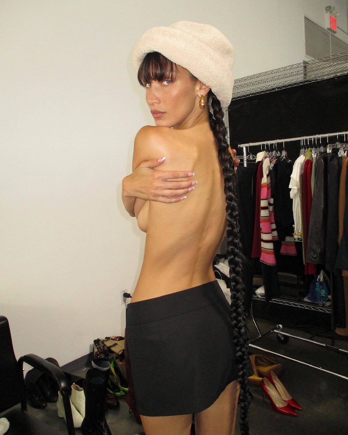 Bella Hadid Topless TheFappening.Pro 5 - Bella Hadid Topless Covered (9 Photos)