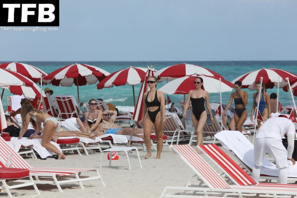 Bianca Elouise Sexy The Fappening Blog 21 1 1024x683 - Bianca Elouise and Her Girls Show Off Their Curves in Miami (44 Photos)