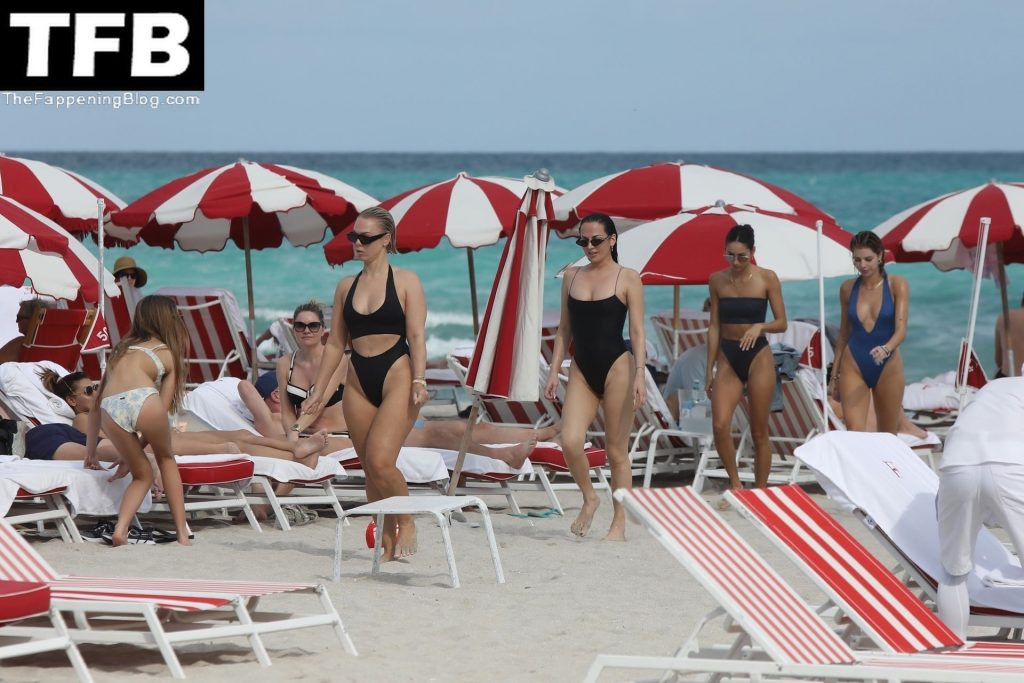 Bianca Elouise Sexy The Fappening Blog 22 1 1024x683 - Bianca Elouise and Her Girls Show Off Their Curves in Miami (44 Photos)