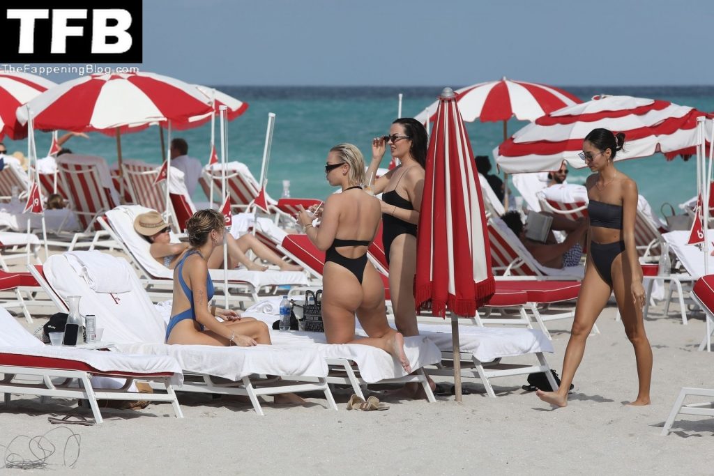 Bianca Elouise Sexy The Fappening Blog 24 1 1024x683 - Bianca Elouise and Her Girls Show Off Their Curves in Miami (44 Photos)