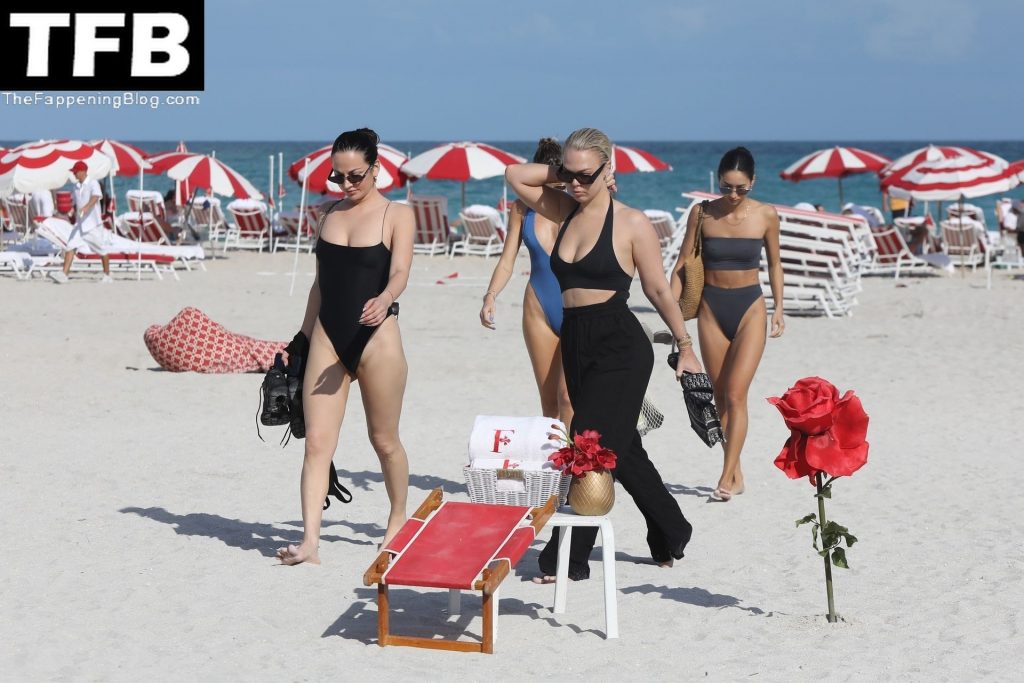 Bianca Elouise Sexy The Fappening Blog 39 1024x683 - Bianca Elouise and Her Girls Show Off Their Curves in Miami (44 Photos)