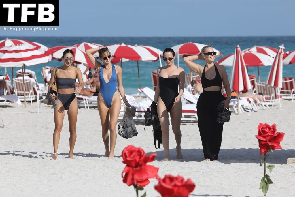 Bianca Elouise Sexy The Fappening Blog 40 1024x683 - Bianca Elouise and Her Girls Show Off Their Curves in Miami (44 Photos)