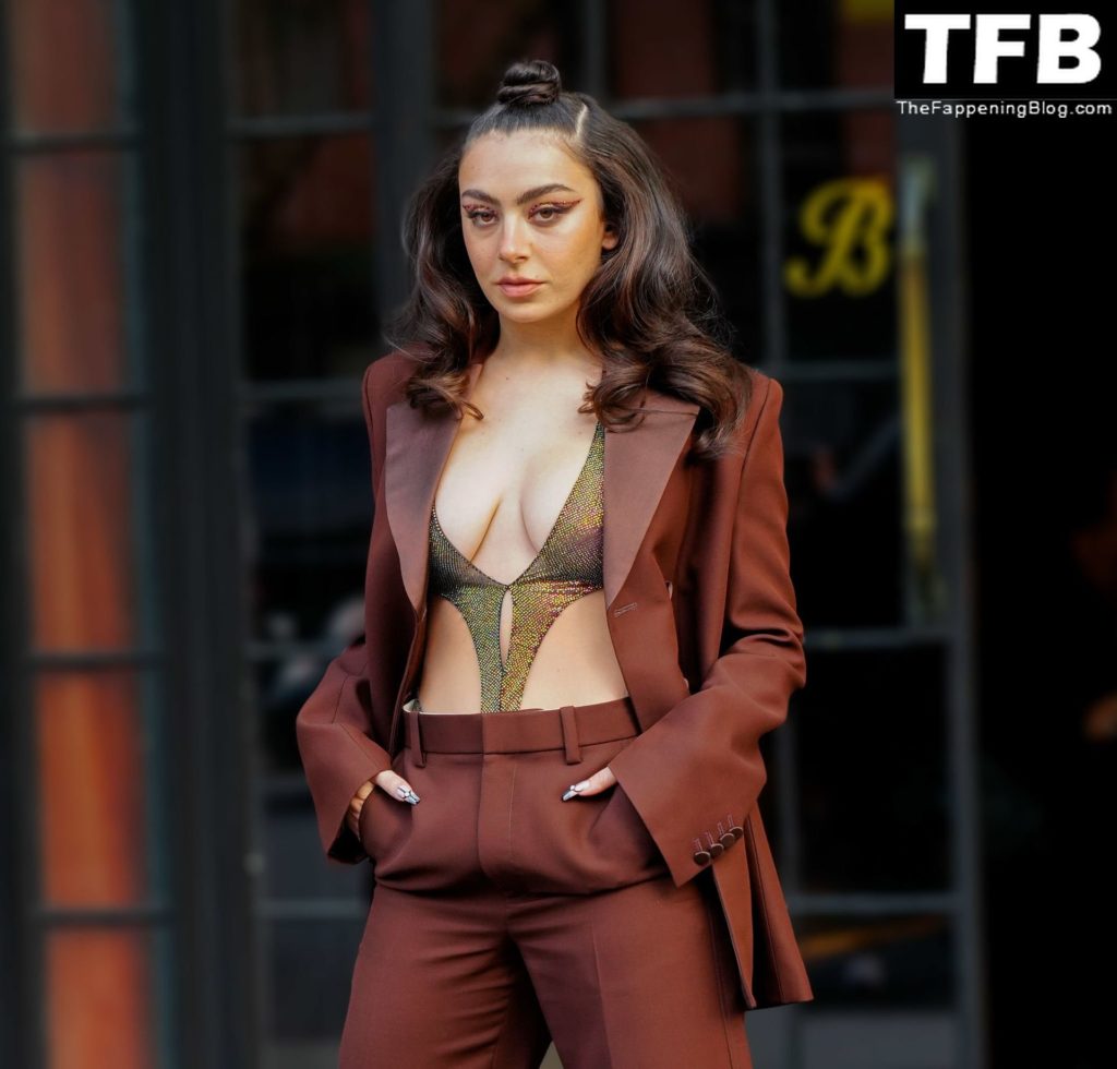 Charli XCX Sexy The Fappening Blog 21 1024x980 - Charli XCX Shows Off Her Sexy Tits in New York (37 Photos)