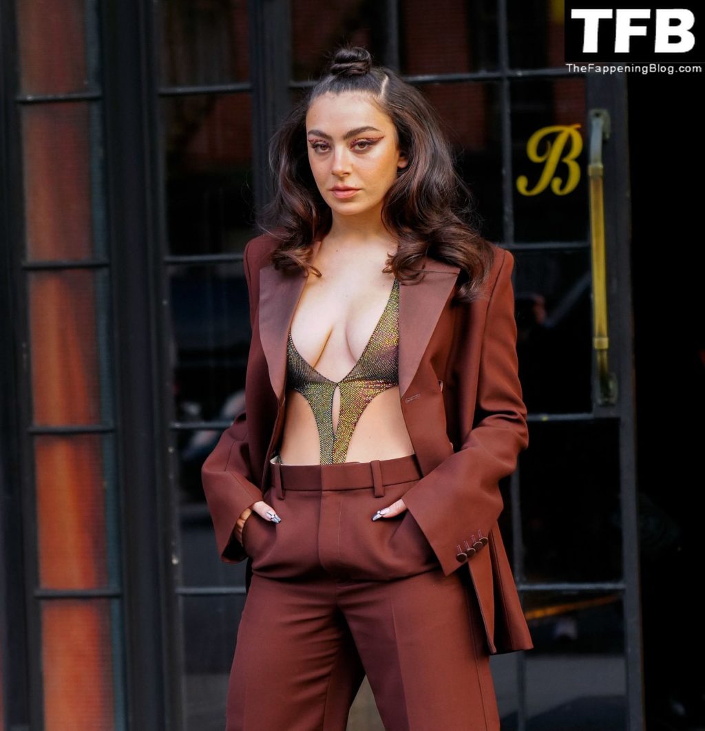 Charli XCX Sexy The Fappening Blog 22 1024x1062 - Charli XCX Shows Off Her Sexy Tits in New York (37 Photos)