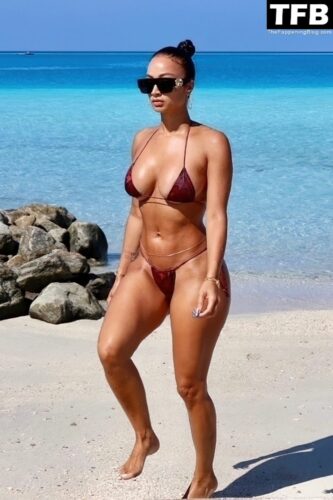 Draya Michele Sexy The Fappening Blog 1 333x500 - Draya Michele Puts On a Very Cheeky Display as She is Spotted Walking on a Beach in Maldives (23 Photos)