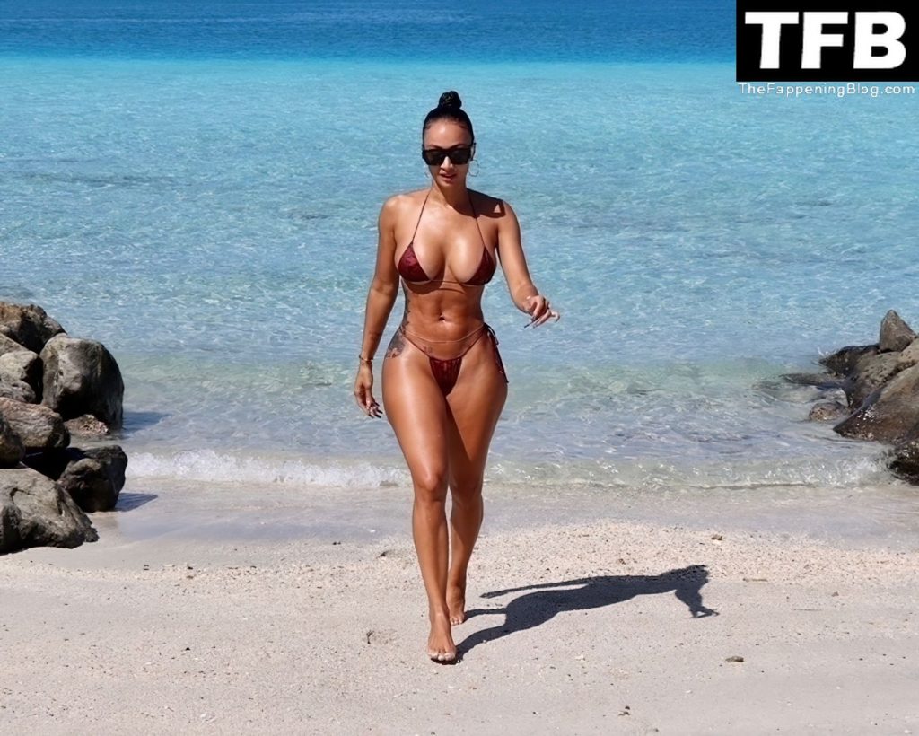 Draya Michele Sexy The Fappening Blog 8 1024x820 - Draya Michele Puts On a Very Cheeky Display as She is Spotted Walking on a Beach in Maldives (23 Photos)