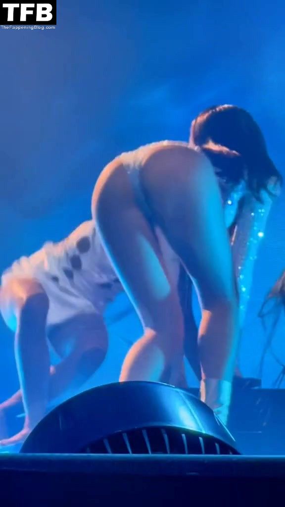 Dua Lipa Sexy Ass on Stage 3 thefappeningblog.com  - Dua Lipa Looks Hot on Stage During Her Future Nostalgia Tour (14 Pics + Video)
