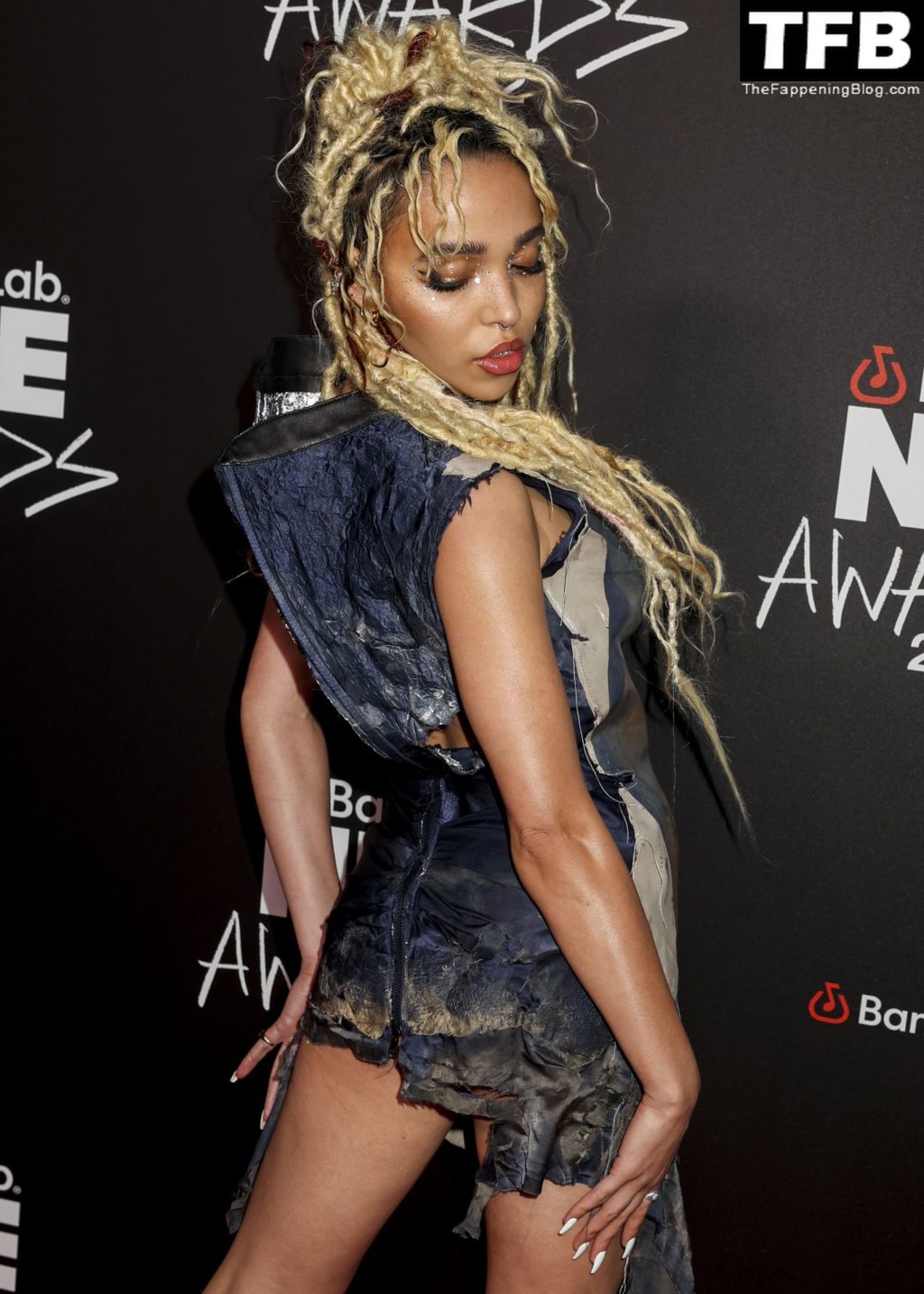 FKA Twigs Nude The Fappening Blog 8 1024x1434 - FKA Twigs Flashes Her Nude Tits & Legs the NME Awards in London (14 Photos)