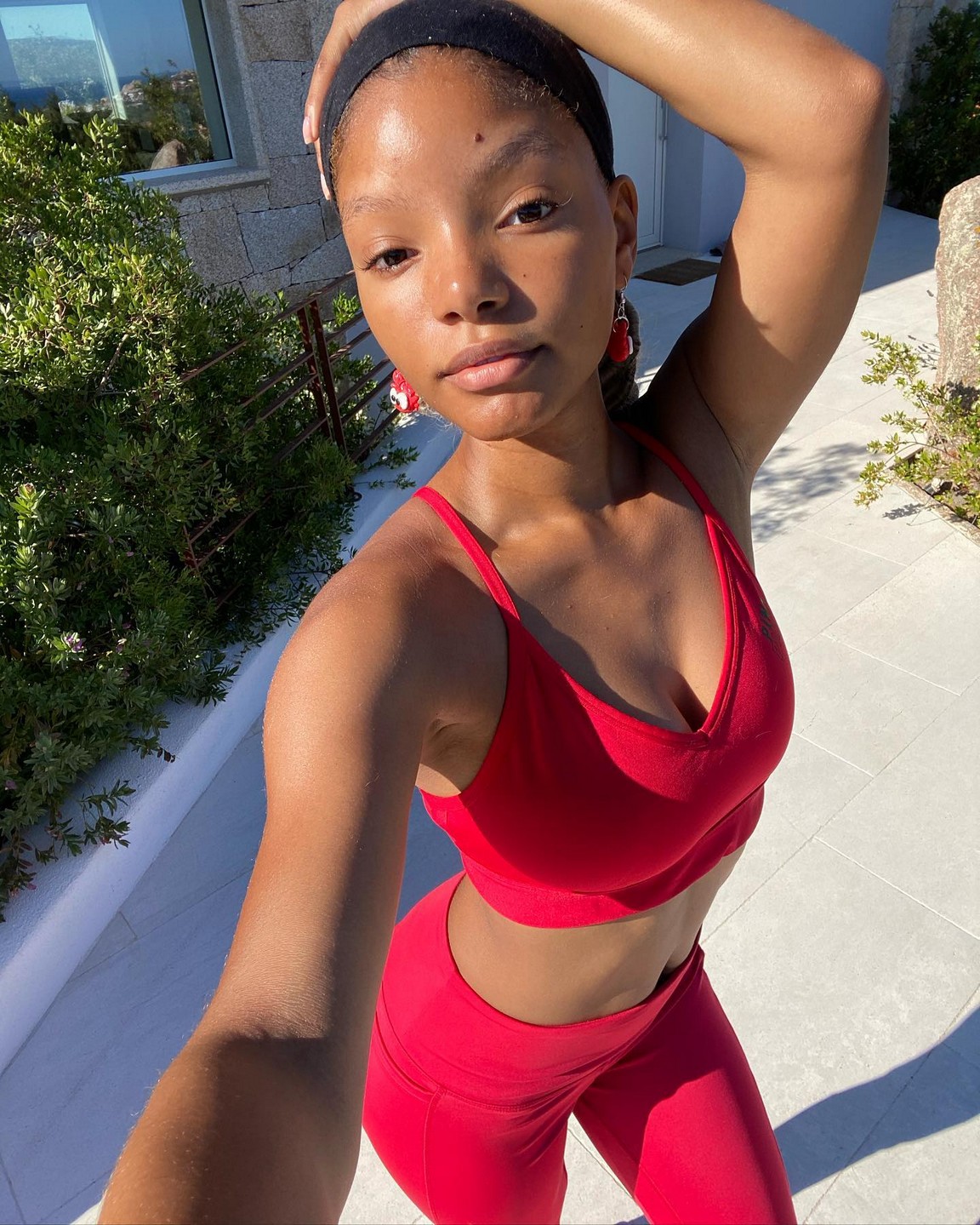 Halle Bailey Selfie TheFappening.pro 2 - Halle Bailey Nude Singer And Little Mermaid Ariel (36 Photos And Video)