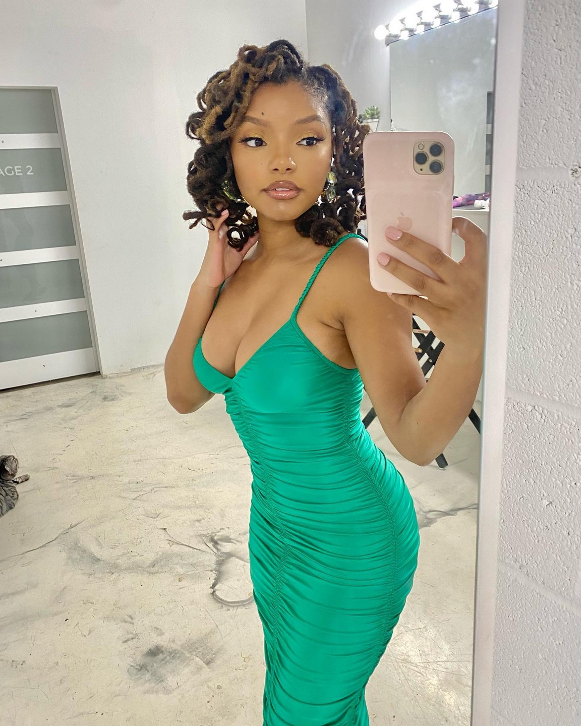 Halle Bailey Selfie TheFappening.pro 7 - Halle Bailey Nude Singer And Little Mermaid Ariel (36 Photos And Video)