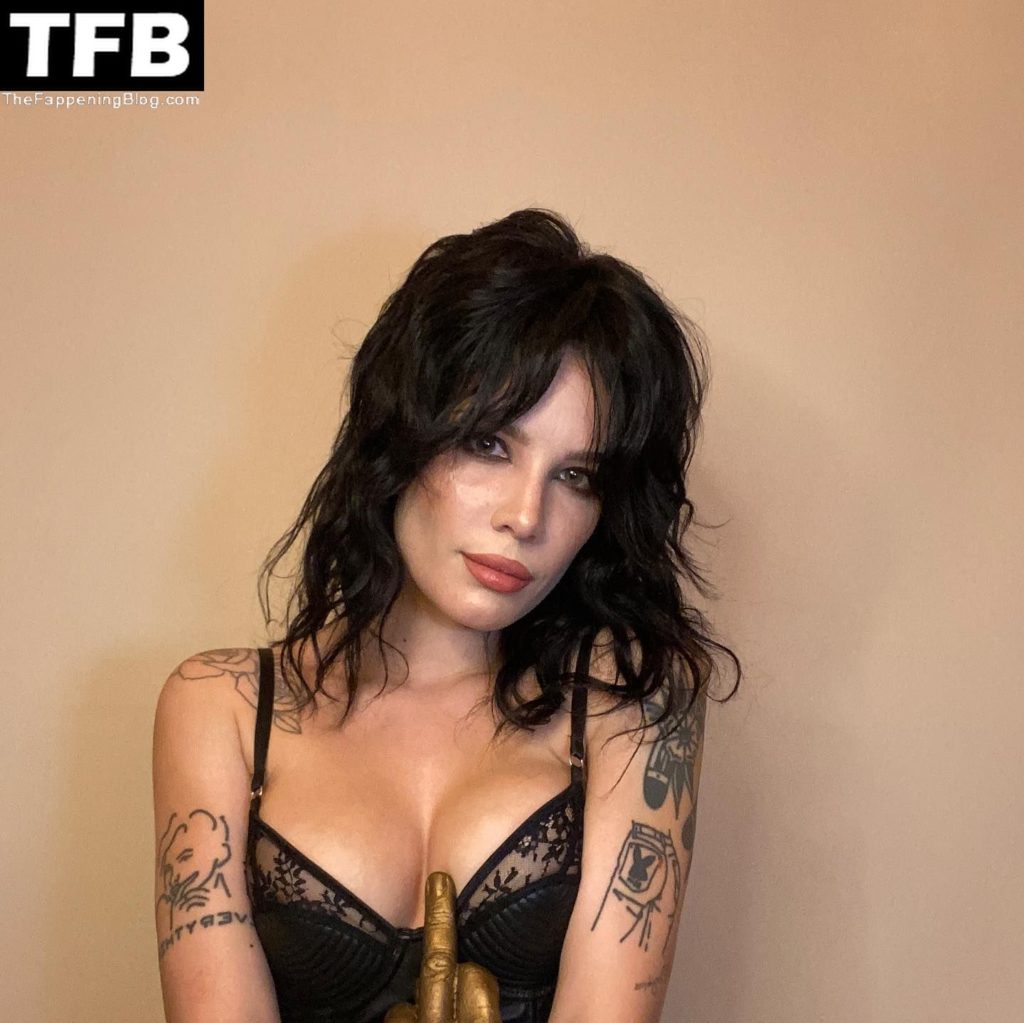 Halsey Sexy The Fappening Blog 7 1024x1023 - Halsey Displays Her Sexy Tits (9 Photos)