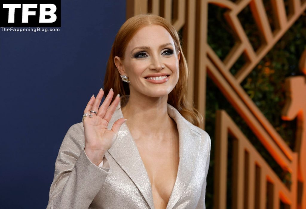 Jessica Chastain Sexy The Fappening Blog 18 1024x702 - Jessica Chastain Displays Her Cleavage at the 28th Annual Screen Actors Guild Awards (157 Photos)