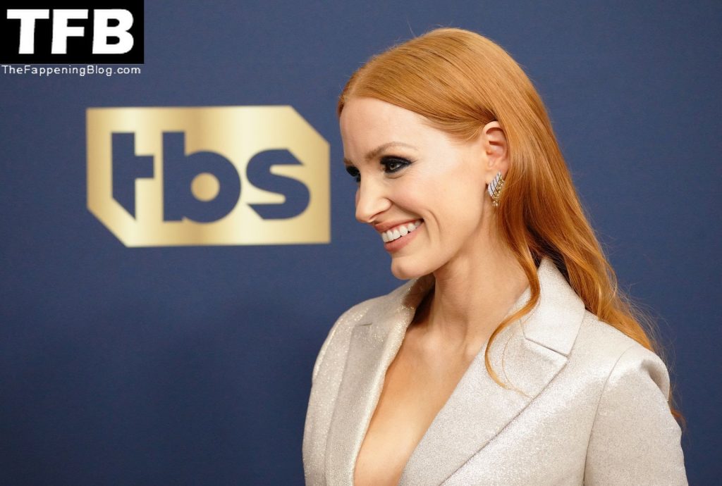 Jessica Chastain Sexy The Fappening Blog 31 1024x690 - Jessica Chastain Displays Her Cleavage at the 28th Annual Screen Actors Guild Awards (157 Photos)