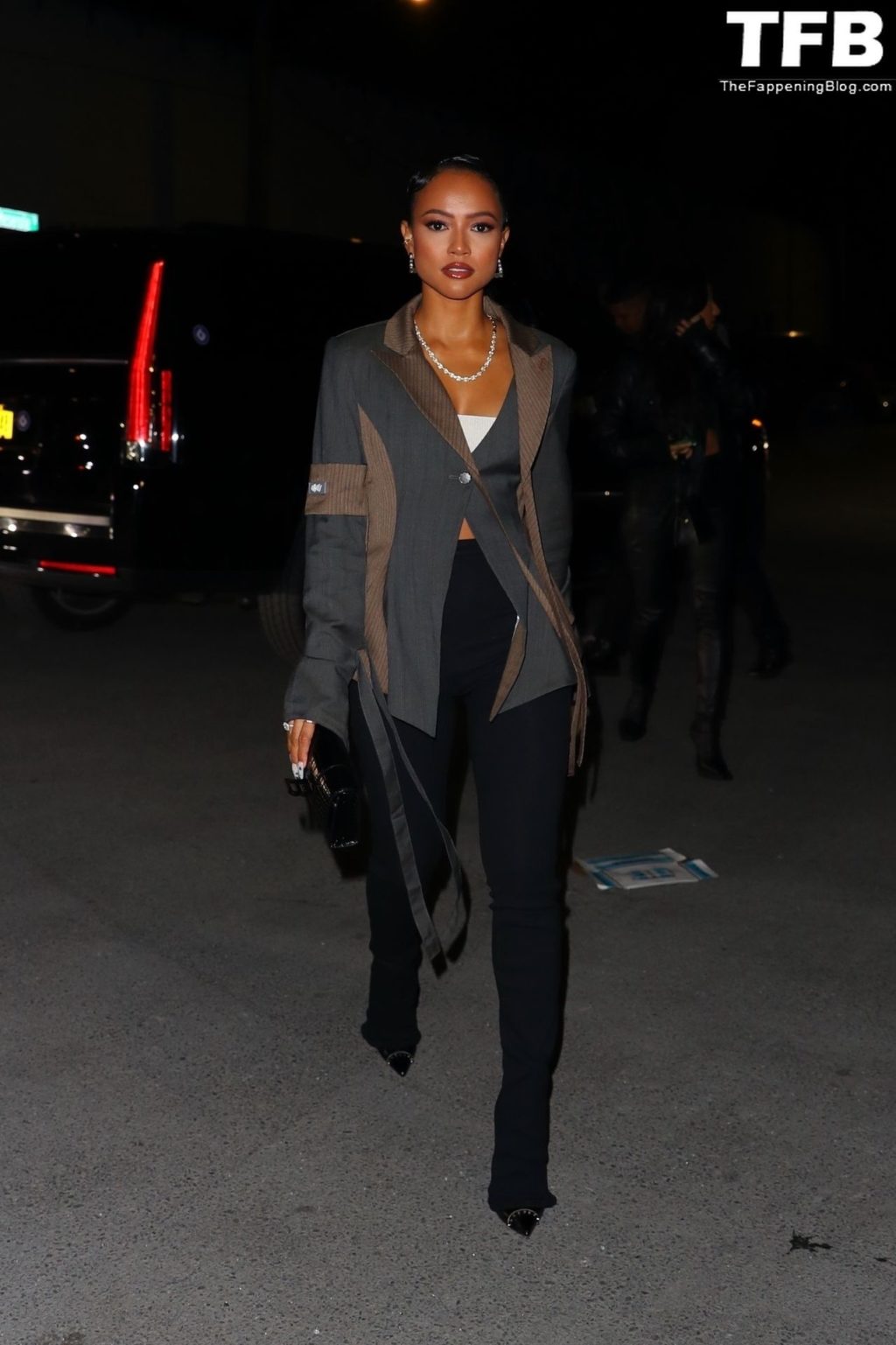 Karrueche Tran Sexy The Fappening Blog 22 1024x1537 - Karrueche Tran Shows Off Her Toned Abs in NYC (26 Photos)