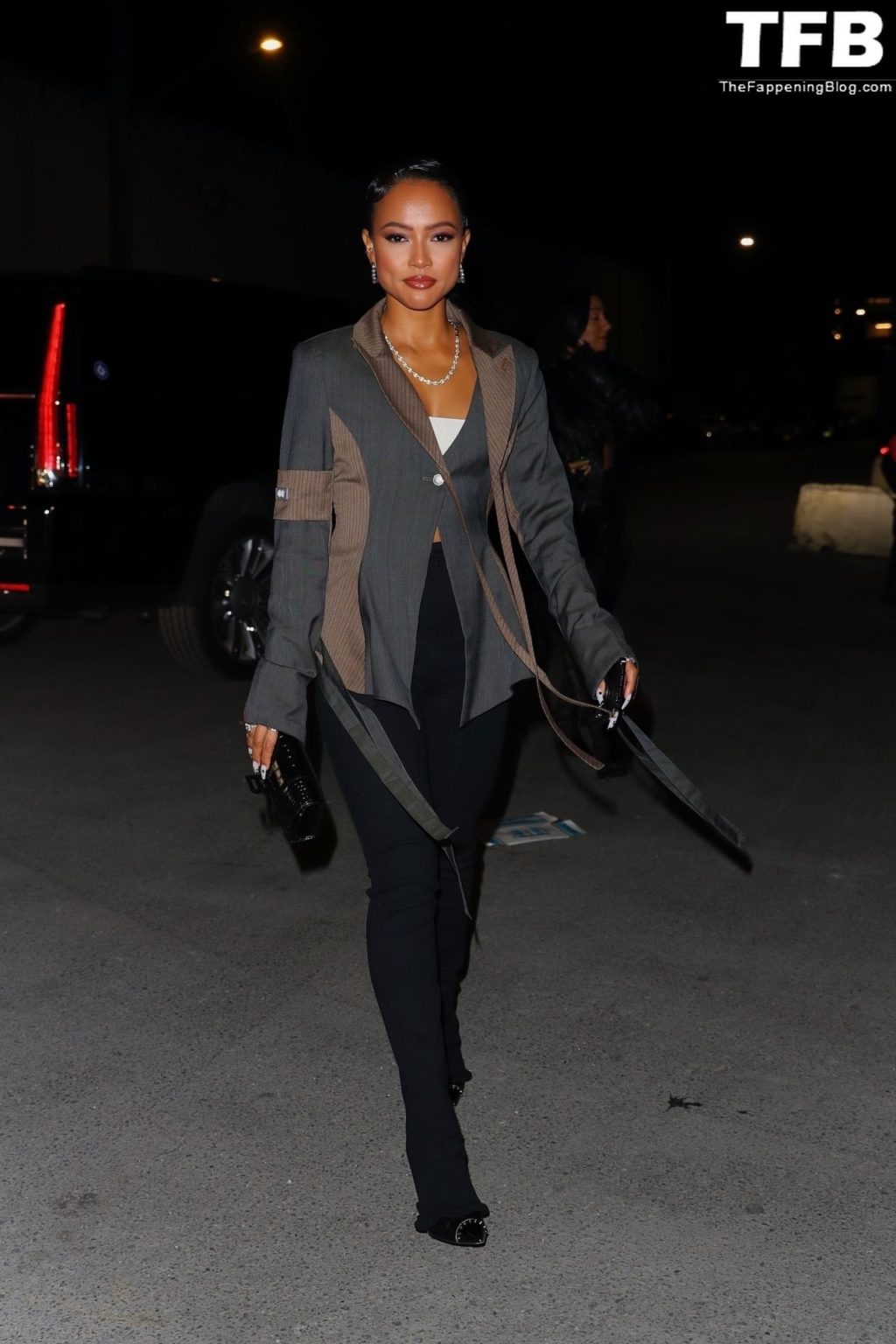 Karrueche Tran Sexy The Fappening Blog 23 1024x1536 - Karrueche Tran Shows Off Her Toned Abs in NYC (26 Photos)