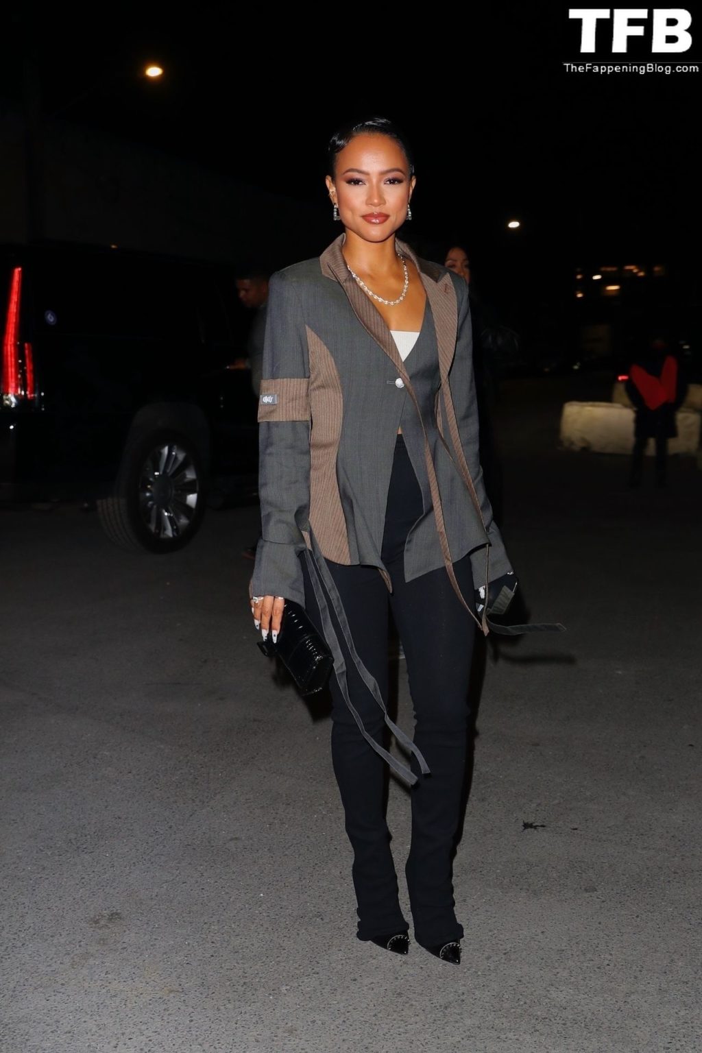 Karrueche Tran Sexy The Fappening Blog 26 1024x1536 - Karrueche Tran Shows Off Her Toned Abs in NYC (26 Photos)