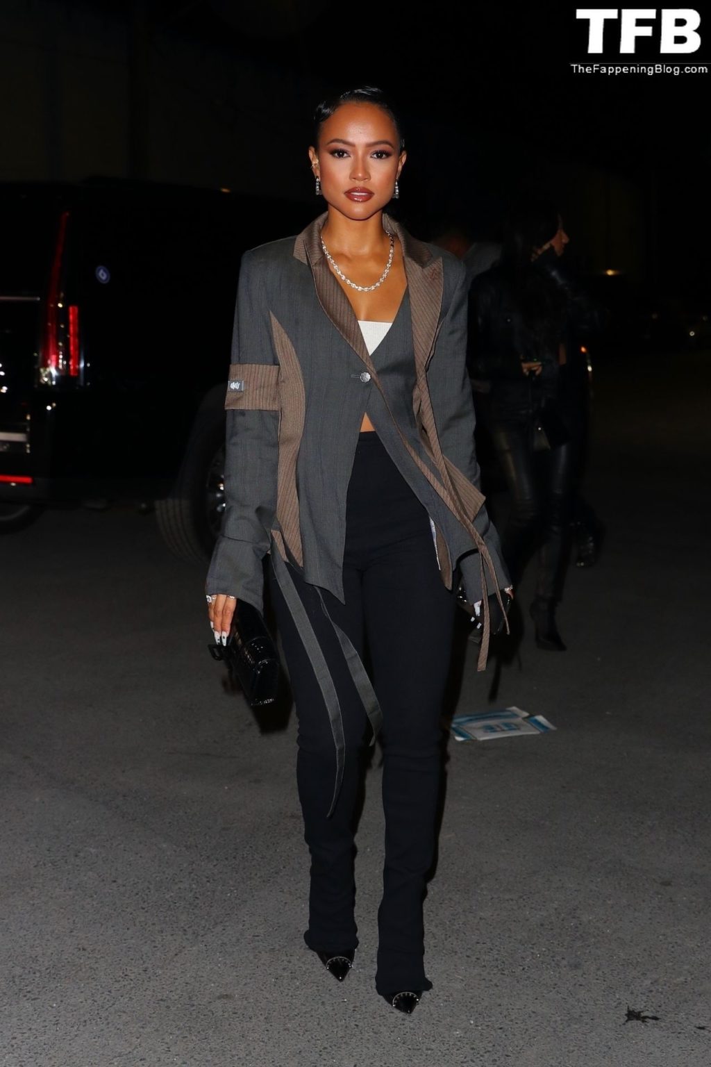 Karrueche Tran Sexy The Fappening Blog 7 1024x1536 - Karrueche Tran Shows Off Her Toned Abs in NYC (26 Photos)