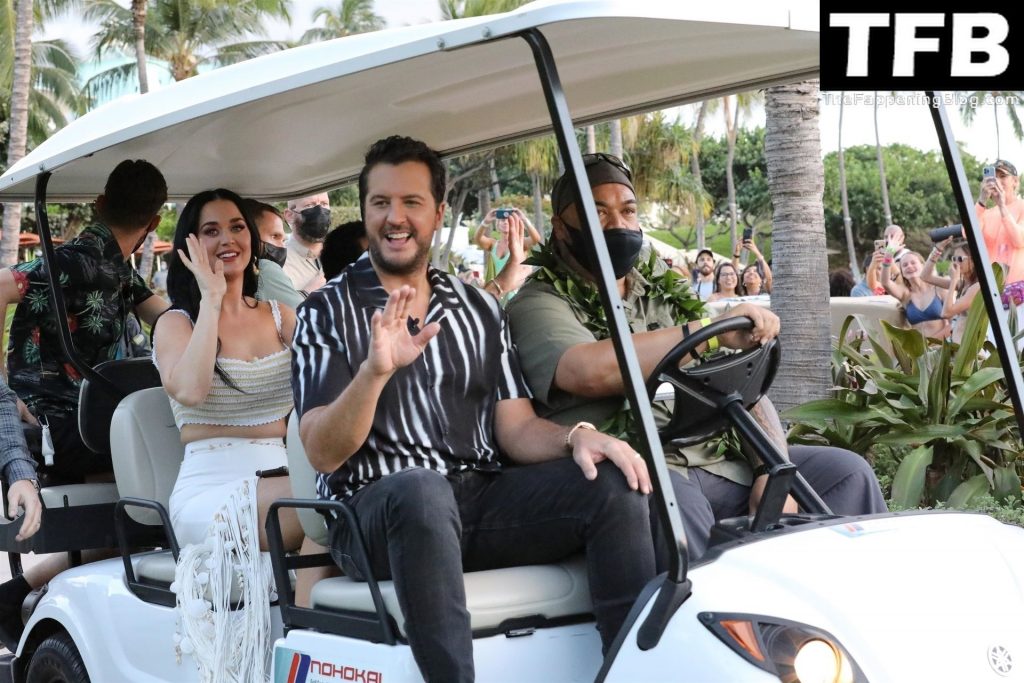 Katy Perry Tits The Fappening Blog 18 1024x683 - Katy Perry Shows Her Underboob Filming a New Season of American Idol in Maui (70 Photos)