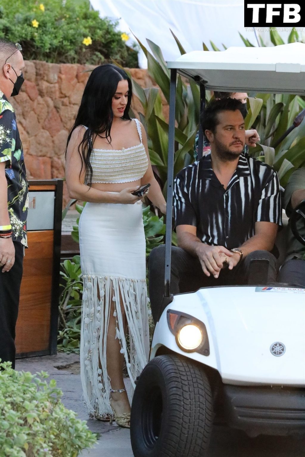 Katy Perry Tits The Fappening Blog 23 1024x1536 - Katy Perry Shows Her Underboob Filming a New Season of American Idol in Maui (70 Photos)