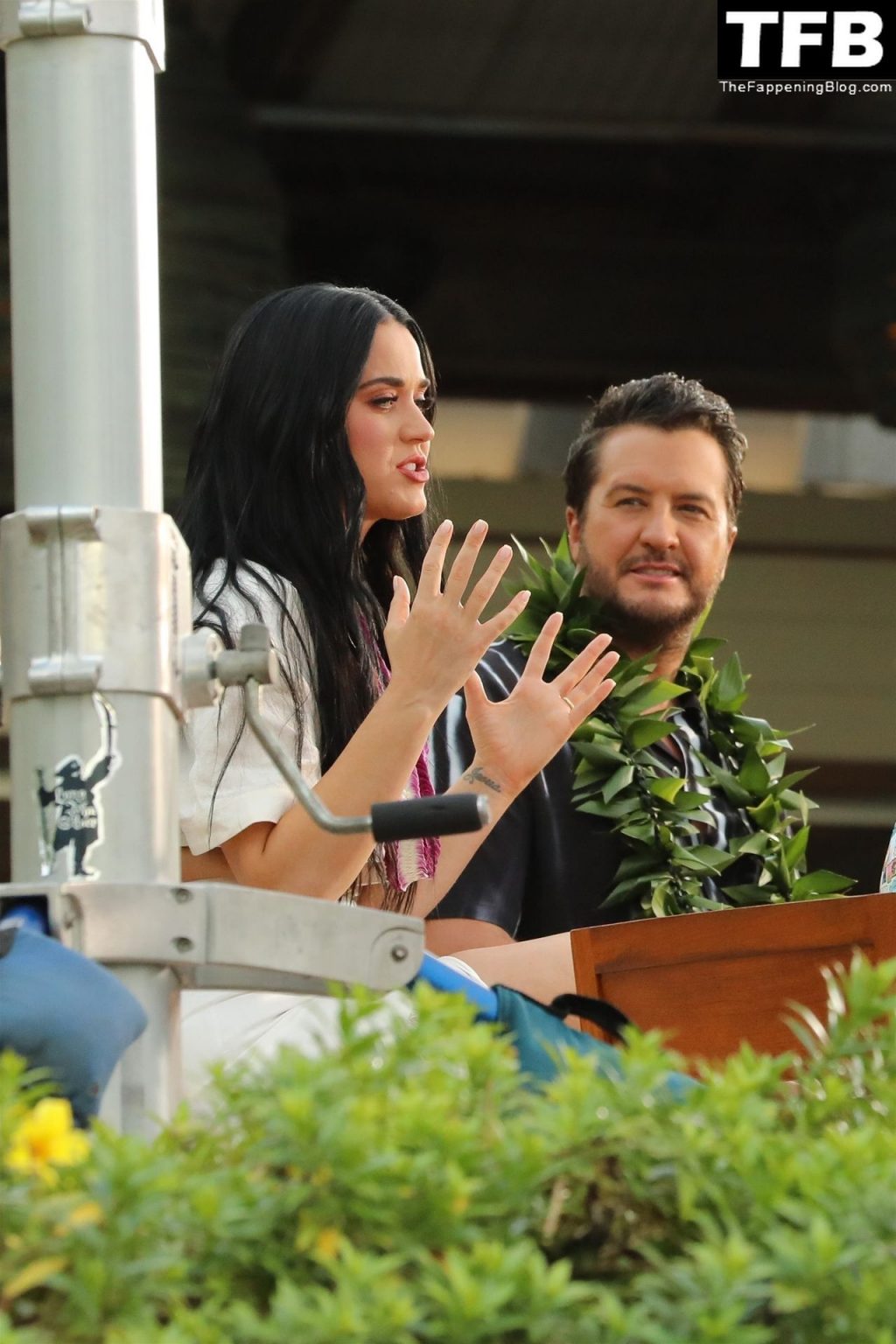 Katy Perry Tits The Fappening Blog 6 1024x1536 - Katy Perry Shows Her Underboob Filming a New Season of American Idol in Maui (70 Photos)