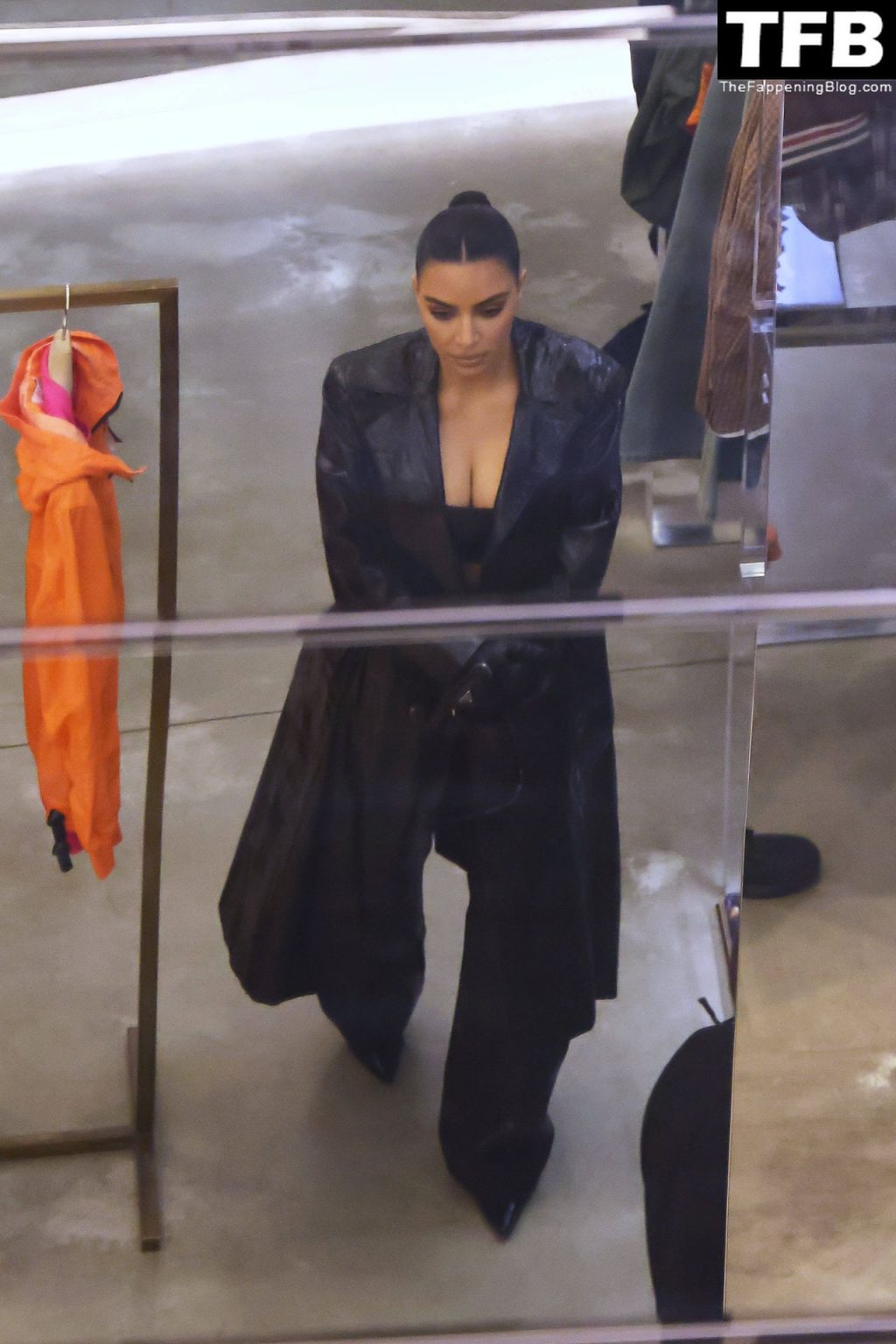 Kim Kardashian Sexy The Fappening Blog 34 1024x1536 - Kim Kardashian Looks Hot in Milan (40 Photos)