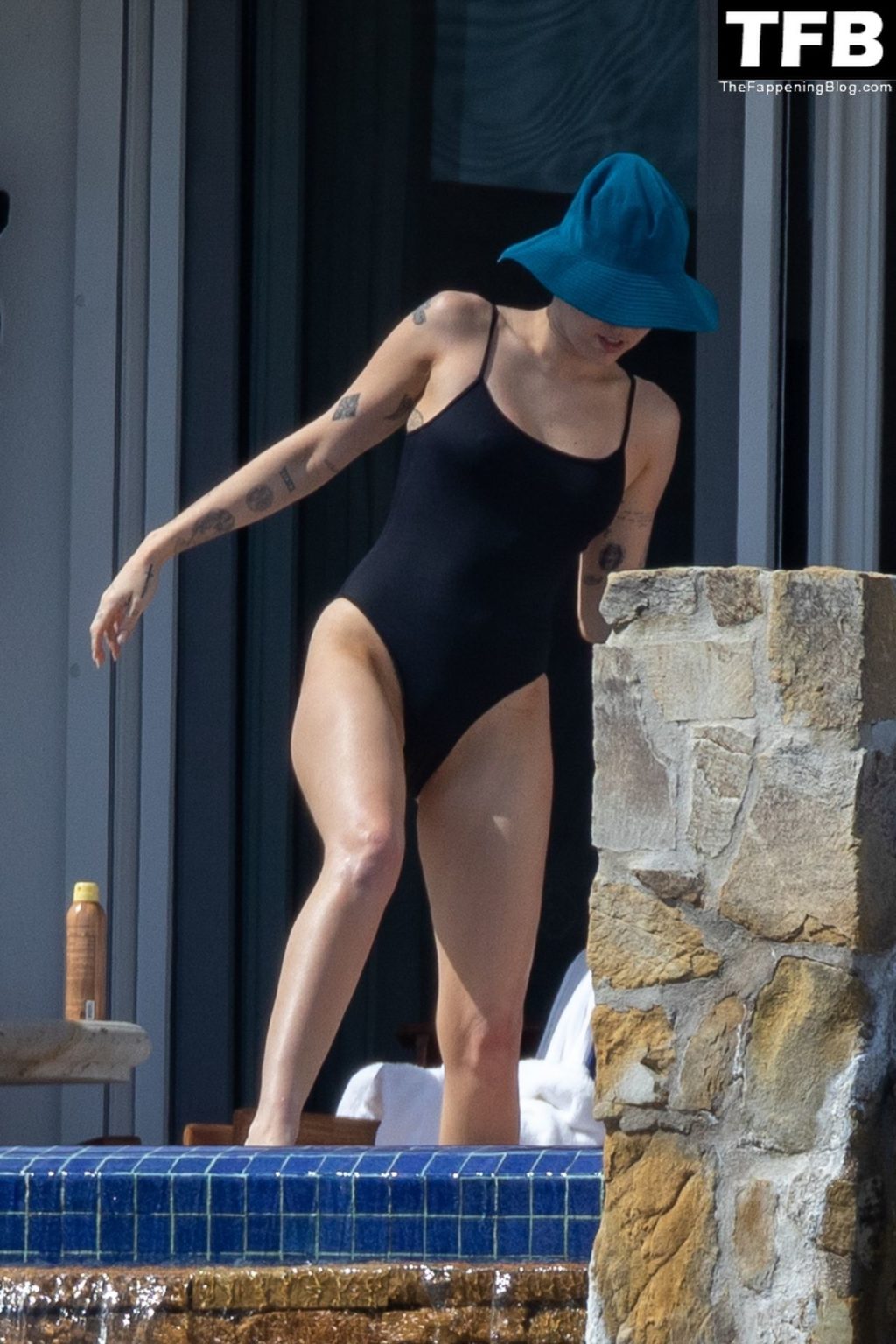 Miley Cyrus Sexy The Fappening Blog 20 1024x1536 - Miley Cyrus Brings Beach Body to Cabo San Lucas Alongside Her New Rumored Boyfriend (36 Photos)