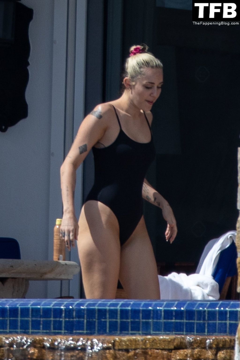 Miley Cyrus Sexy The Fappening Blog 23 1024x1536 - Miley Cyrus Brings Beach Body to Cabo San Lucas Alongside Her New Rumored Boyfriend (36 Photos)