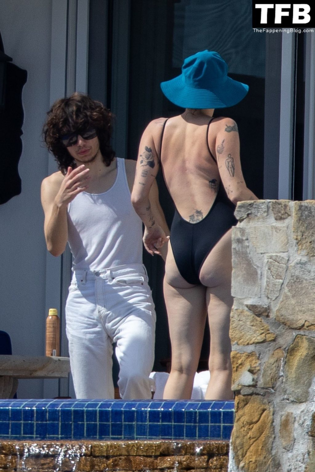 Miley Cyrus Sexy The Fappening Blog 9 1024x1536 - Miley Cyrus Brings Beach Body to Cabo San Lucas Alongside Her New Rumored Boyfriend (36 Photos)